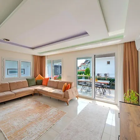 Merkezi Dogayla Ic Ice 4+2 White Villa Fethiye