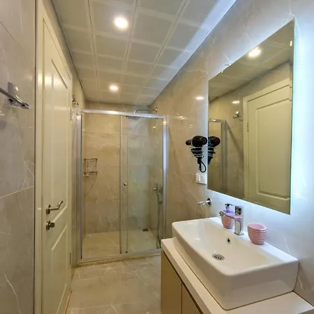 Merkezi Dogayla Ic Ice 4+2 White Villa Fethiye