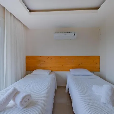 Villa Merkezi Dogayla Ic Ice 4+2 White Fethiye